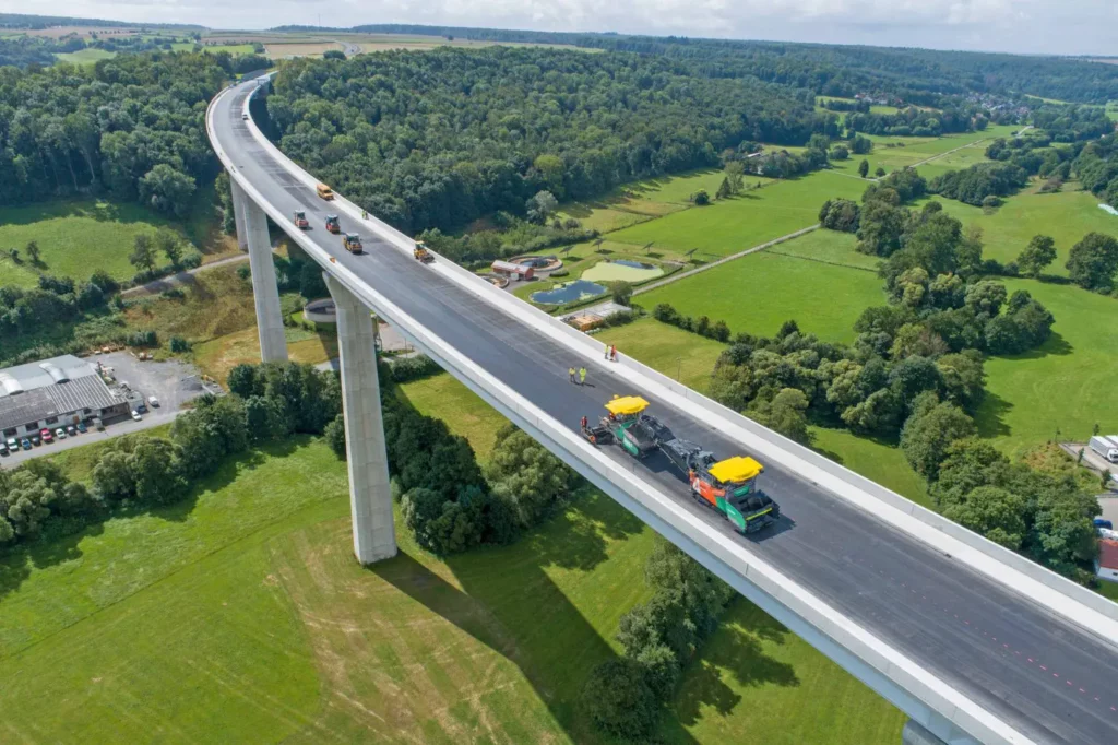Wirtgen_Voegele_Bruecke_1-1536x1023-1
