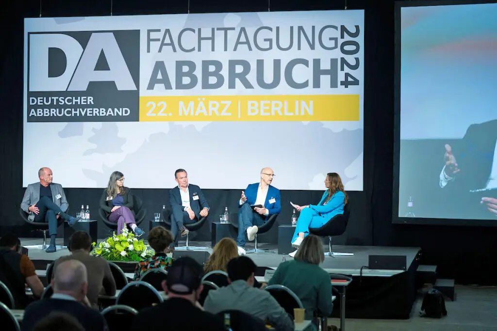 baublatt-fachtagung-abbruch-2-1024x683-1