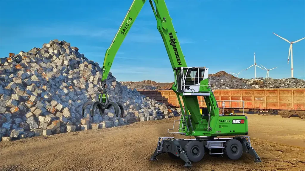 Umschlagbagger 830 G aus grünem Stahl