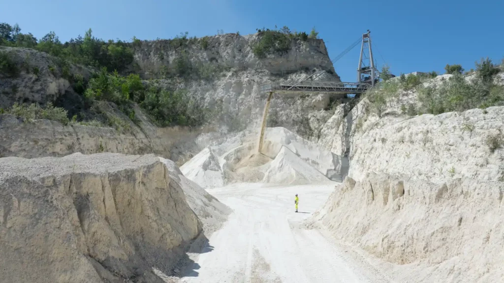 Holcim Österreich Foto Sommerauer Steinbruch_Mannersdorf-35_med