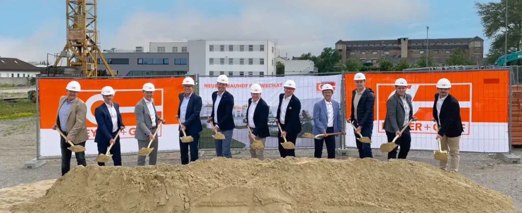 Spatenstich (c) Leyrer +Graf