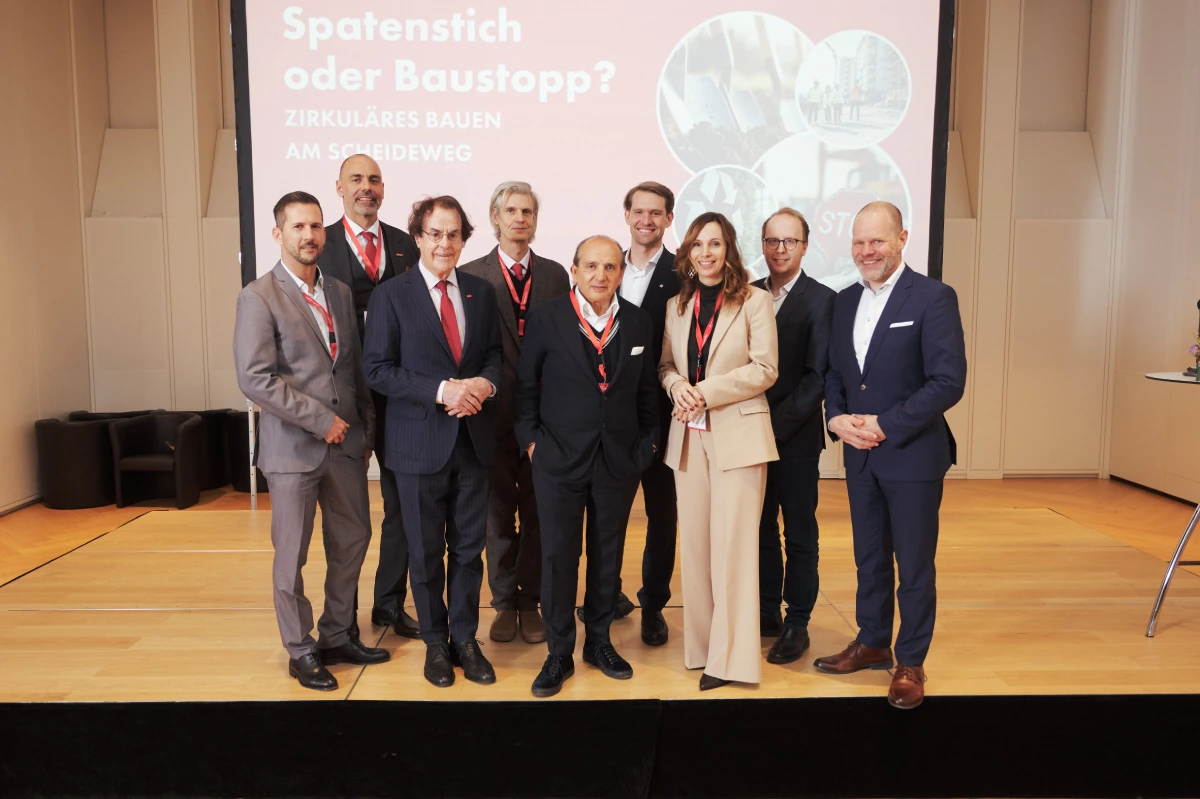 Gruppenfoto Diskussionsveranstaltung Zirkuläres Bauen