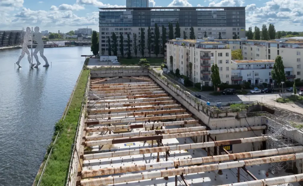 Baustelle Berlin an der Spree 01