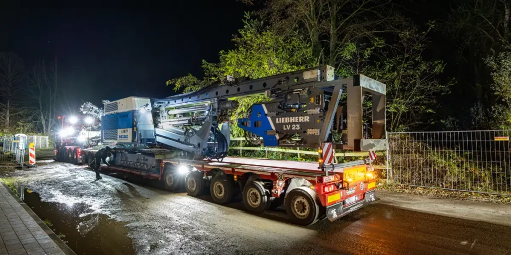 Liebherr LRB19 beim Transport 03