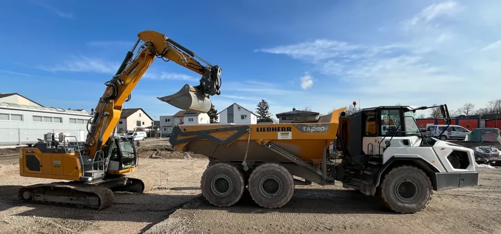 03 Liebherr Muldenkipper TA230