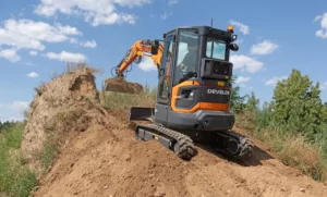 Develon DX35Z-7 im Einsatz
