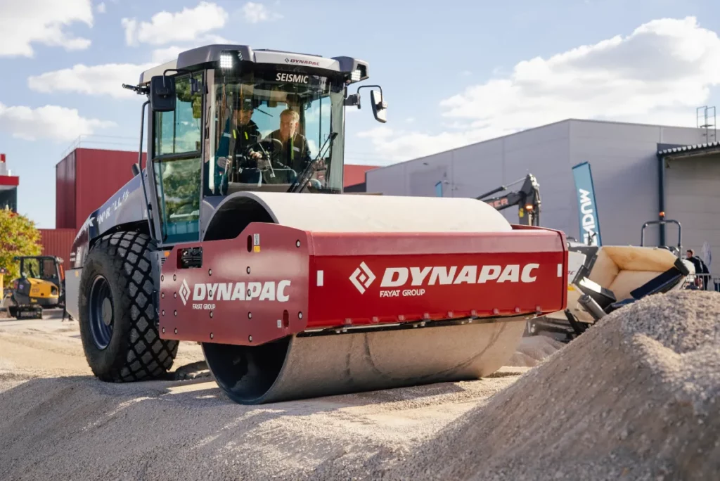 Dynapac Erdbauwalze CA3500D auf der Teststrecke