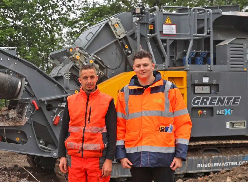 Rubble Master mit Fahrer Delafontaine und Händler Rogletund 
